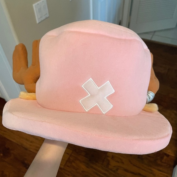 Shonen Jump Funimation licensed premium One Piece Tony Tony Chopper Plush Hat. N - Picture 1 of 4